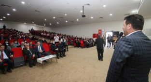 Başkan Soykan'dan Okullara 2 bin kitap