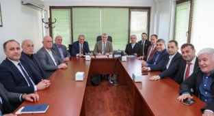 Başkan Yüce Ulaşım Sektörü Temsilcileriyle Buluştu
