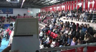 Bileti 'kitap' olan konser yoğun ilgi gördü