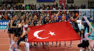 Eczacıbaşı Dynavit, CEV Kupası'nda İkinci Kez Şampiyon Oldu
