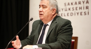 Necdet Subaşı AKM’de Gençlerle Buluştu