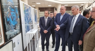 Sakarya'da İlk Modern Ebru Sergisi Açıldı