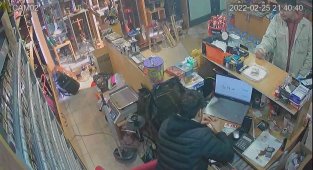 Yardımcı olmak için satın aldığı cep telefonu çalıntı çıktı, 12 bin lirasından oldu