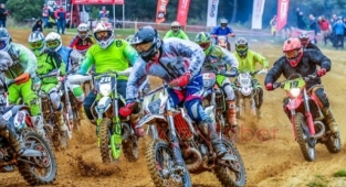 Akyazılı Sporcular Süper Enduro Yarışması'nda Şov Yaptı