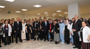 Bakan Koca Sağlık Çalışanlarıyla İftar Yaptı