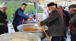 Başkan Özen İftarda Vatandaşlarla Buluştu