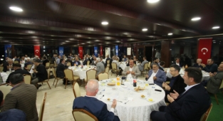 Başkan Soykan Muhtarlar ve Meclis Üyeleriyle İftar Yaptı