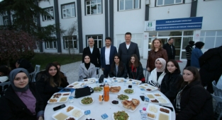 Başkan Soykan Üniversite Öğrencileriyle İftarda Buluştu