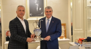 Başkan Yüce Hendek Belediyesi'nde Müjdeyi Verdi