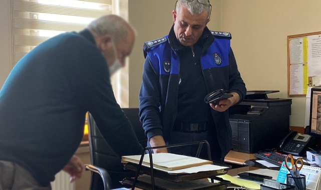 Duyarlı Vatandaş Cüzdanı Sahibine Teslim Etti