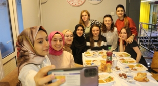 Gençlik Merkezi'nde İftar