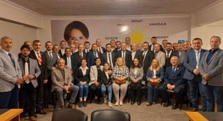 İYİ Parti Adapazarı Teşkilatı İftarda Buluştu