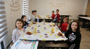 Serdivan Belediyesinde Miniklere Yönelik İftar Programı