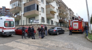 Serdivan'da Yangın: 1'i Çocuk 4 Kişi Dumandan Etkilendi