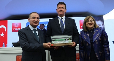 Akyazı Belediyesi Yeşil Şehir Ödülünü Aldı