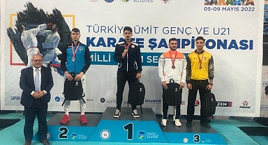 Büyükşehirli Sporcular Karate Şampiyonasında Madalya Aldı