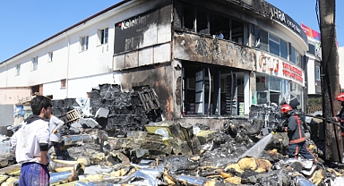 İnşaat Malzemelerinin Olduğu Depo Alev Alev Yandı