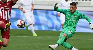 Sakaryaspor Kaleci Cihan Topaloğlu'nu Renklerine Bağladı