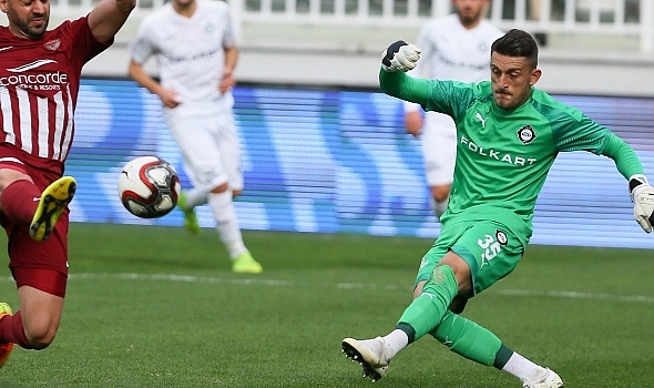 Sakaryaspor Kaleci Cihan Topaloğlu'nu Renklerine Bağladı