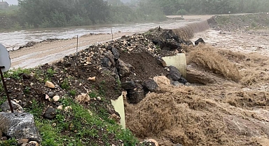 Akyazı'yı Sağanak Vurdu! Köprü Ulaşıma Kapatıldı