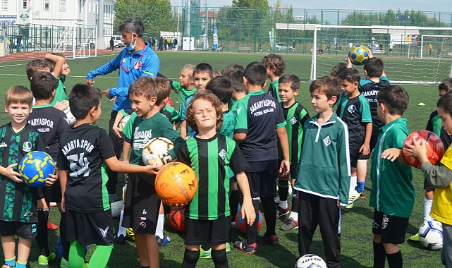 Ekrem Karaberberoğlu Spor Kompleksi'nde Yaz Okulu Kayıtları Devam Ediyor