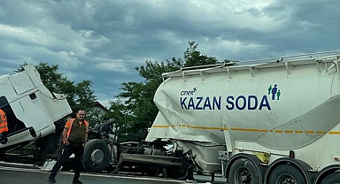 Feci Kaza: Tır İkiye Bölündü