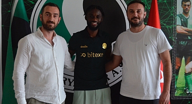 Isaac Donkor Yeşil Siyahlı Formayı Giydi