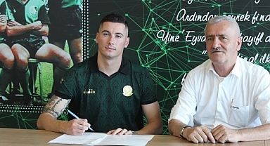 Odise Roshi İmzaladı