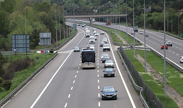 Otoyollarda Hız Limitleri Yükseltildi