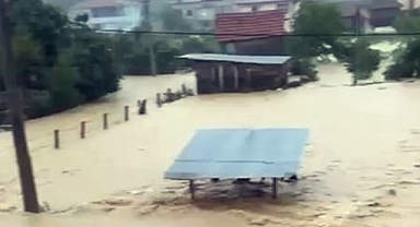 Sağanak Yağış Hayatı Olumsuz Etkiledi! 4 Mahalle Sular Altında Kaldı