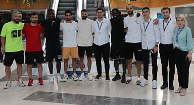 Yeşil Siyahlı Futbolcular Sağlık Kontrolünden Geçti