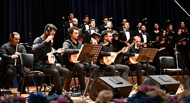 SAÜ'de Yıl Sonu Konseri Düzenlendi