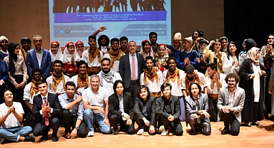 TÖMER'den Renkli Yıl Sonu Etkinliği