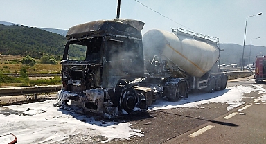 D-650'de Korku Dolu Anlar: Tır Cayır Cayır Yandı