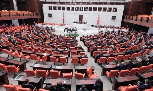 Devlet Memurları İle İlgili Düzenlemeler ve Emekli Aylıklarını İçeren Teklif TBMM'de Kabul Edildi