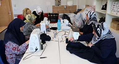 Engelli Bireylerin Annelerine Dikiş Eğitimi Verildi