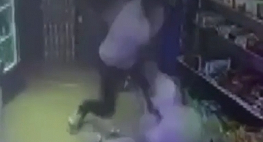 Gözü Dönmüş Adam, Kadına Saldırdı