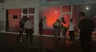 Karasu'da Korku Dolu Anlar: Yangını Söndürmek İçin Seferber Oldular