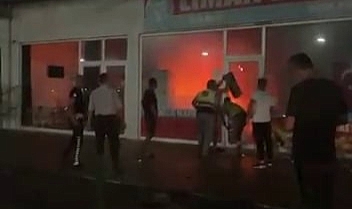 Karasu'da Korku Dolu Anlar: Yangını Söndürmek İçin Seferber Oldular
