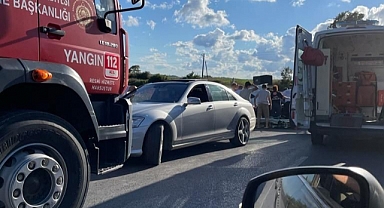 Kaynarca'da İki Otomobil Çarpıştı: 6 Yaralı
