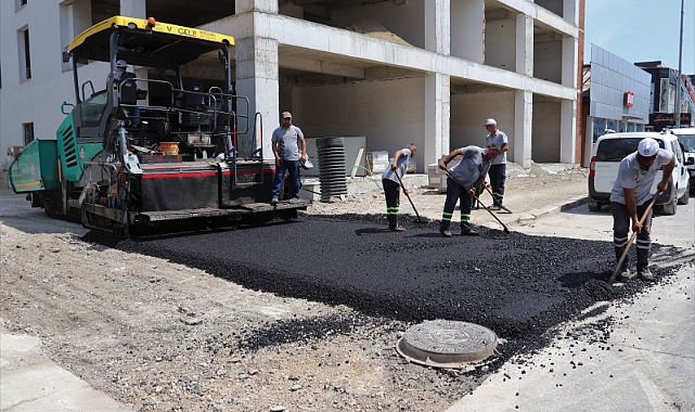 Serdivan’da Asfalt Bakım ve Onarım Çalışmaları Devam Ediyor