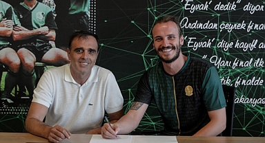 Sinan Kurumuş Resmen Sakaryaspor’da