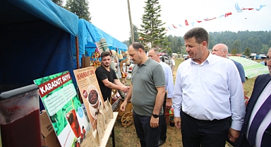 Vali Kaldırım 33. Acelle Yaylası Şenlikleri'ne Katıldı 
