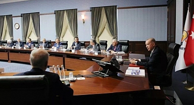 AK Parti'de Olağanüstü Toplantı: Erdoğan Kurmaylarını Topladı