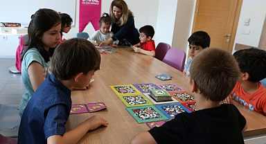 Akıl Oyunları Atölyesinde Minikler Yeteneklerini Keşfediyor