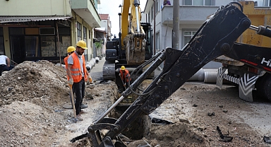 Büyükşehir Dilmen ve Hacıoğlu Mahalleleri'nde Hummalı Çalışmalarını Sürdürüyor