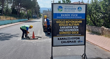 Büyükşehir Kanalizasyon Kapaklarını Yeniliyor