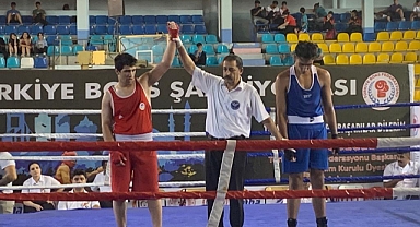 Büyükşehirli Sporcudan Boks Şampiyonası'nda Büyük Başarı