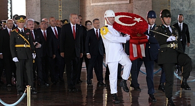 Devlet Erkanı Anıtkabir'de