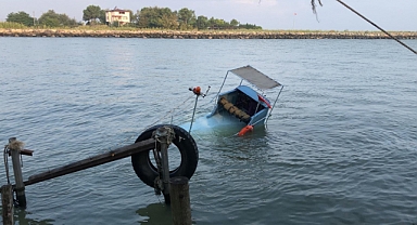 Son Dakika: Karasu'da Tekne Battı